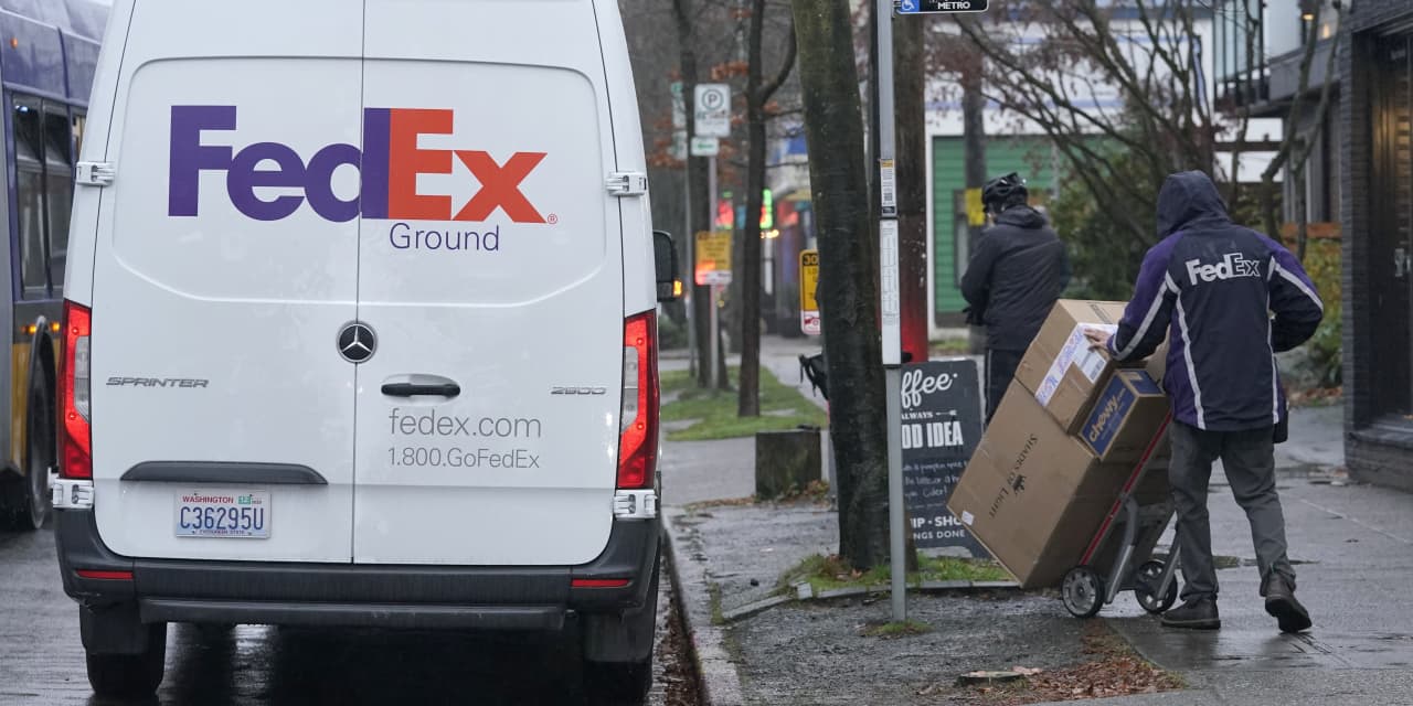 Home deliveries drive FedEx sales beyond $ 20 billion, profit almost triples