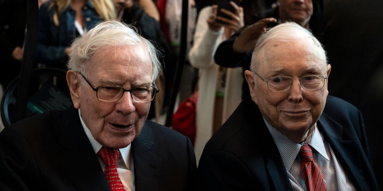 Dump Buffett as Berkshire's chairman? That's exactly what's wrong with so many shareholder proposals this year