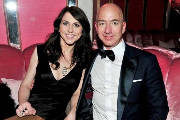 Mackenzie Scott Ex Wife Of Jeff Bezos Gave Away 4 Billion In Four Months And Wants You To Follow Her Lead Marketwatch