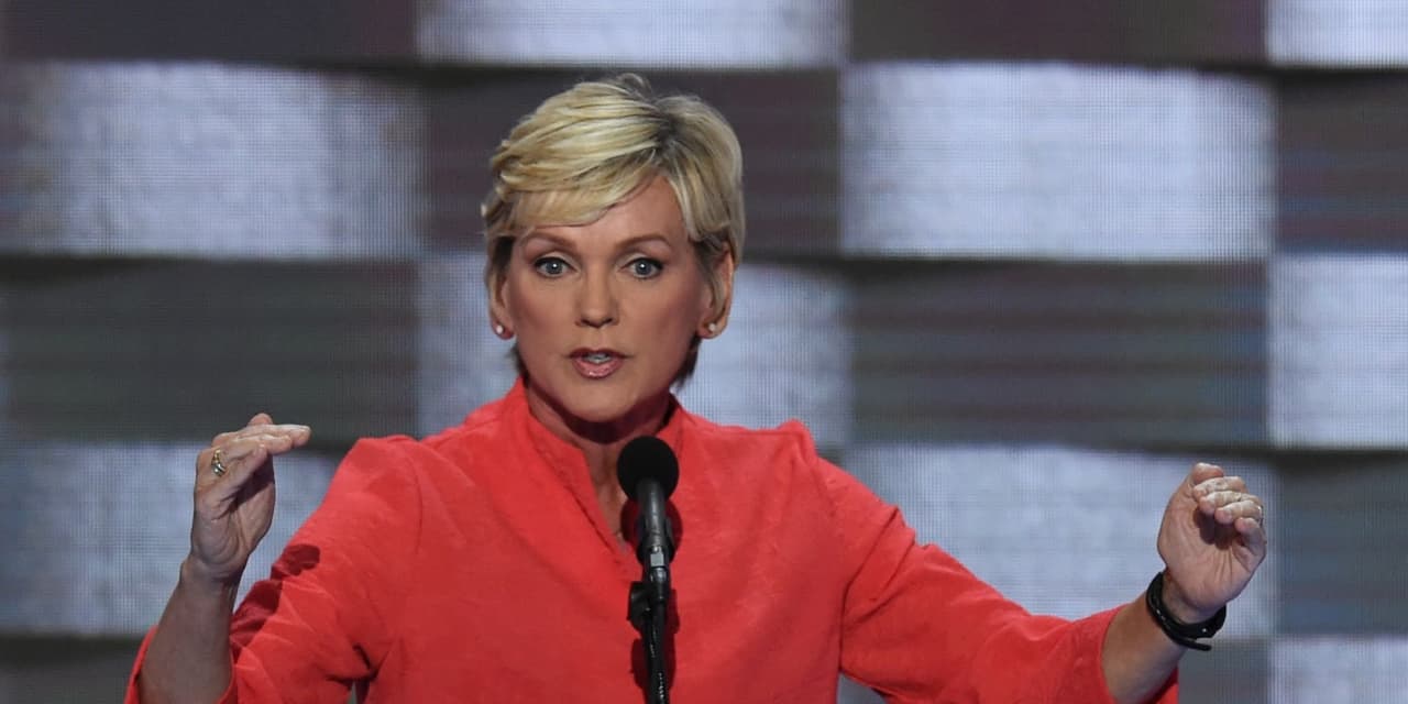 Biden elige a la ex gobernadora de Michigan Jennifer Granholm como directora de energía