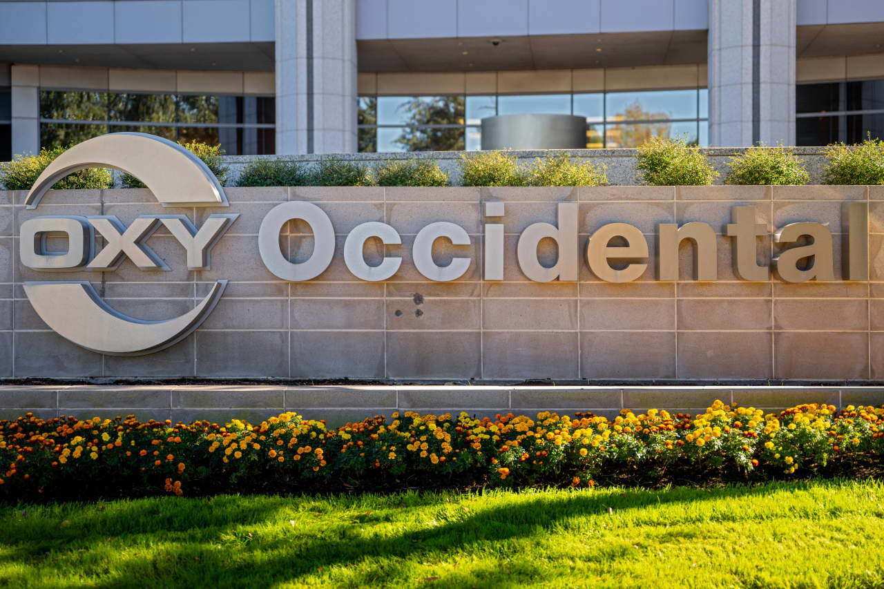 Occidental unveils $970 million worth of asset sales as it works to reduce debt