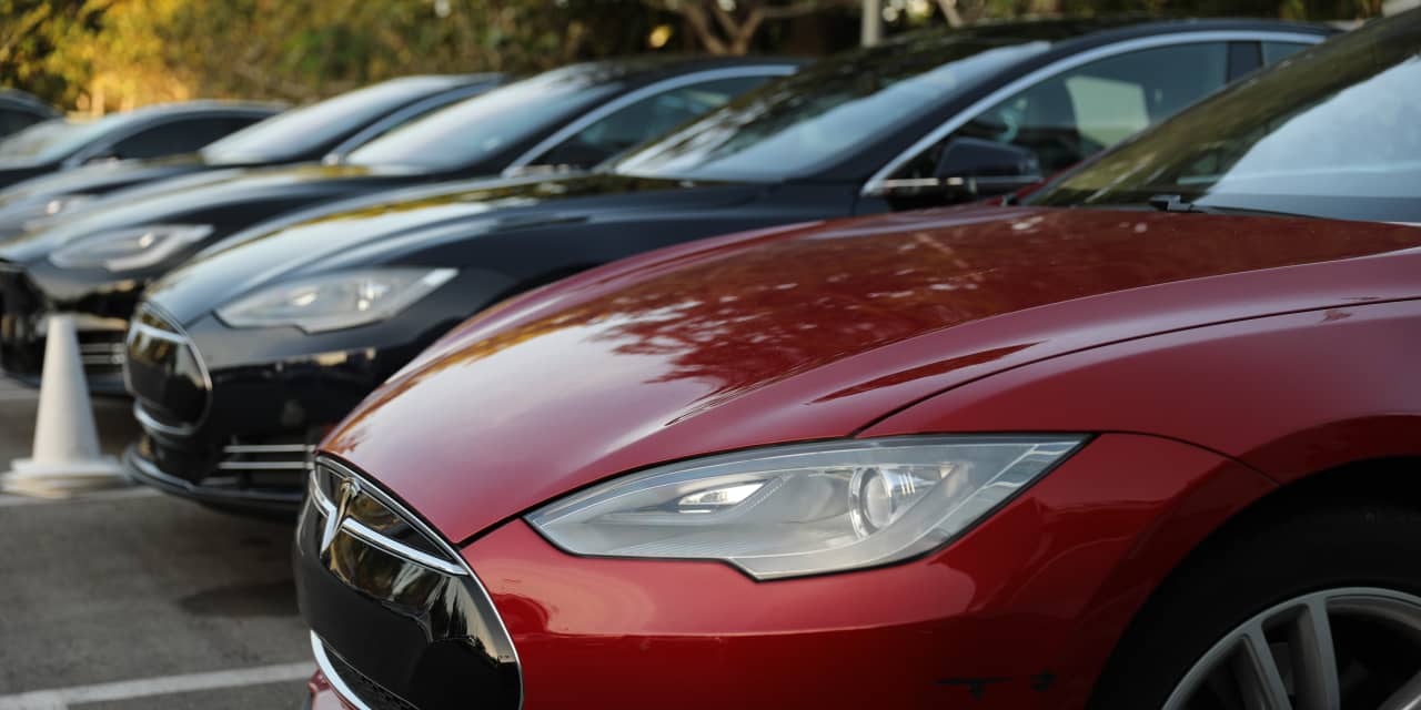 This analyst says Tesla shares are shopping and has nothing to do with being in the S&P 500