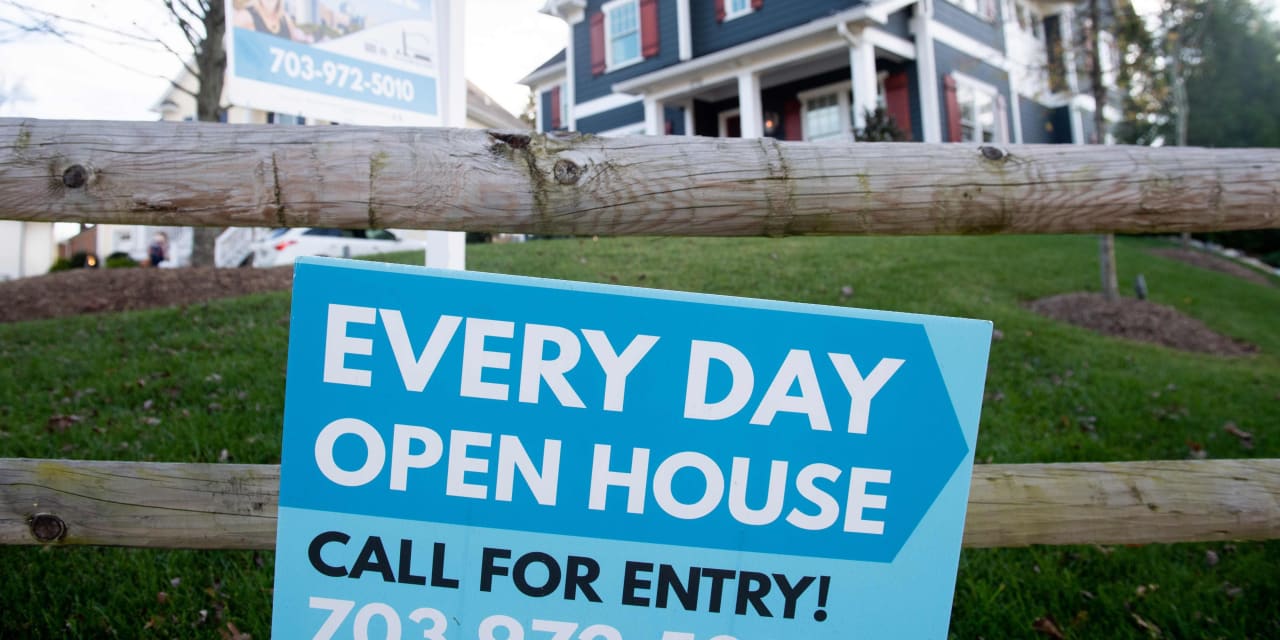 US house prices rise to 6 years higher as more people flee cities, Case-Shiller finds