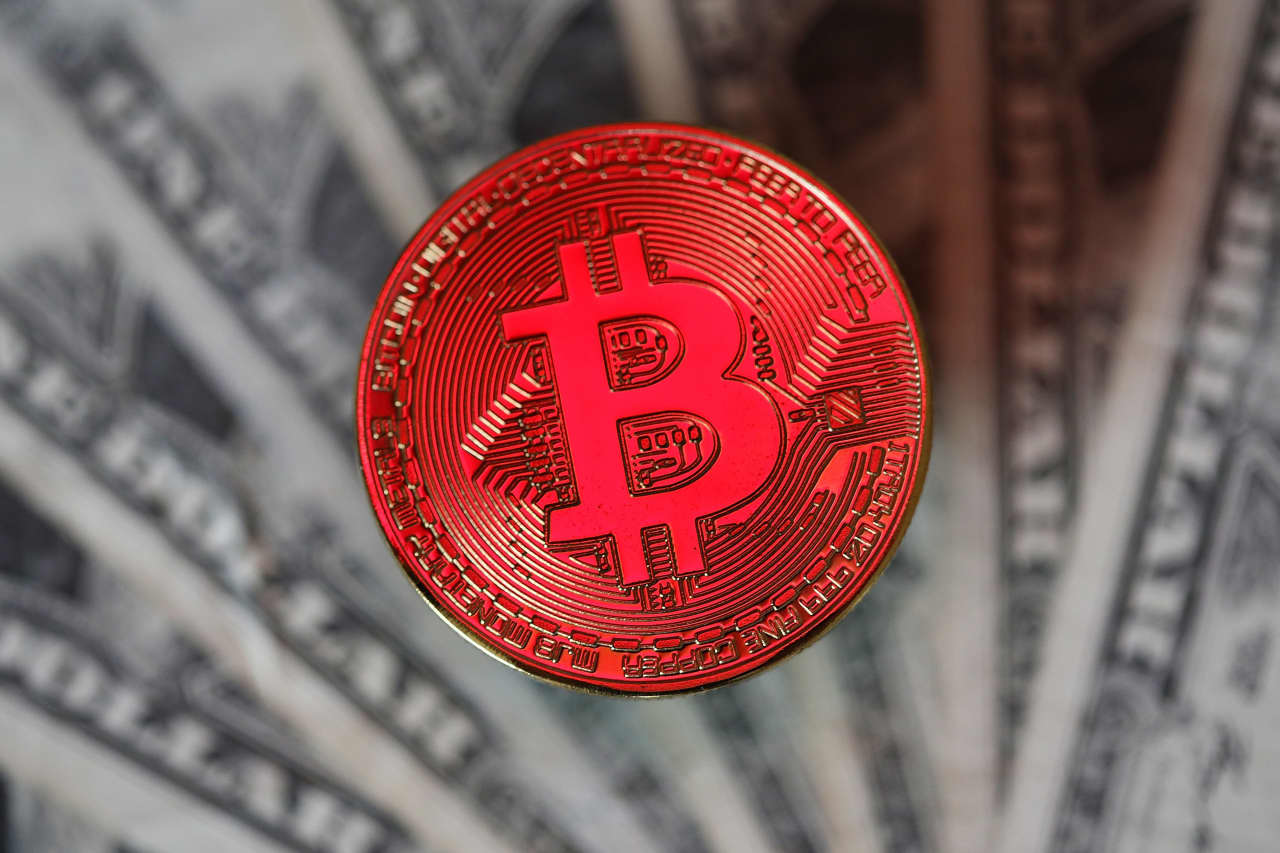 What Will Bitcoin Be Worth In April 2021 - PayPal biedt vanaf 2021 bitcoin aan, 26 miljoen winkels ... - Bitcoin was sitting at $6,848 on april 15, and if you had invested the $1200 stimulus then it would now be worth $10,211 at today's prices of roughly $56 in the short term, many institutions believe bitcoin moving past $100,000 in 2021 is achievable.