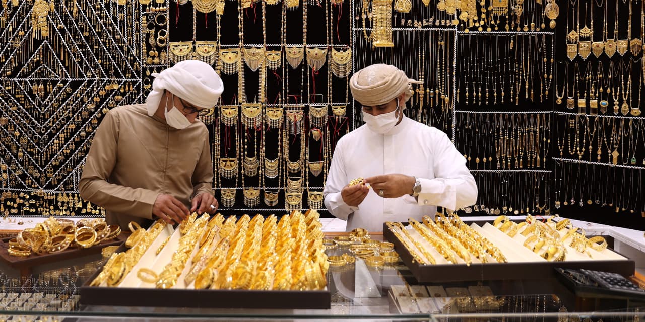 Gold, silver price ranges log greatest once-a-year gains in 10 years as 2020 closes out closing session