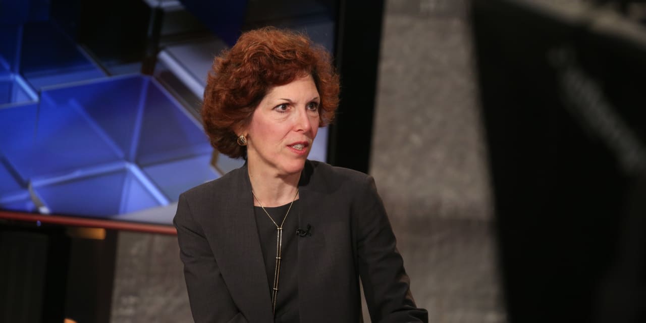 Fed has to get away from meeting-by-meeting ‘guessing game’ on interest rates, Mester says