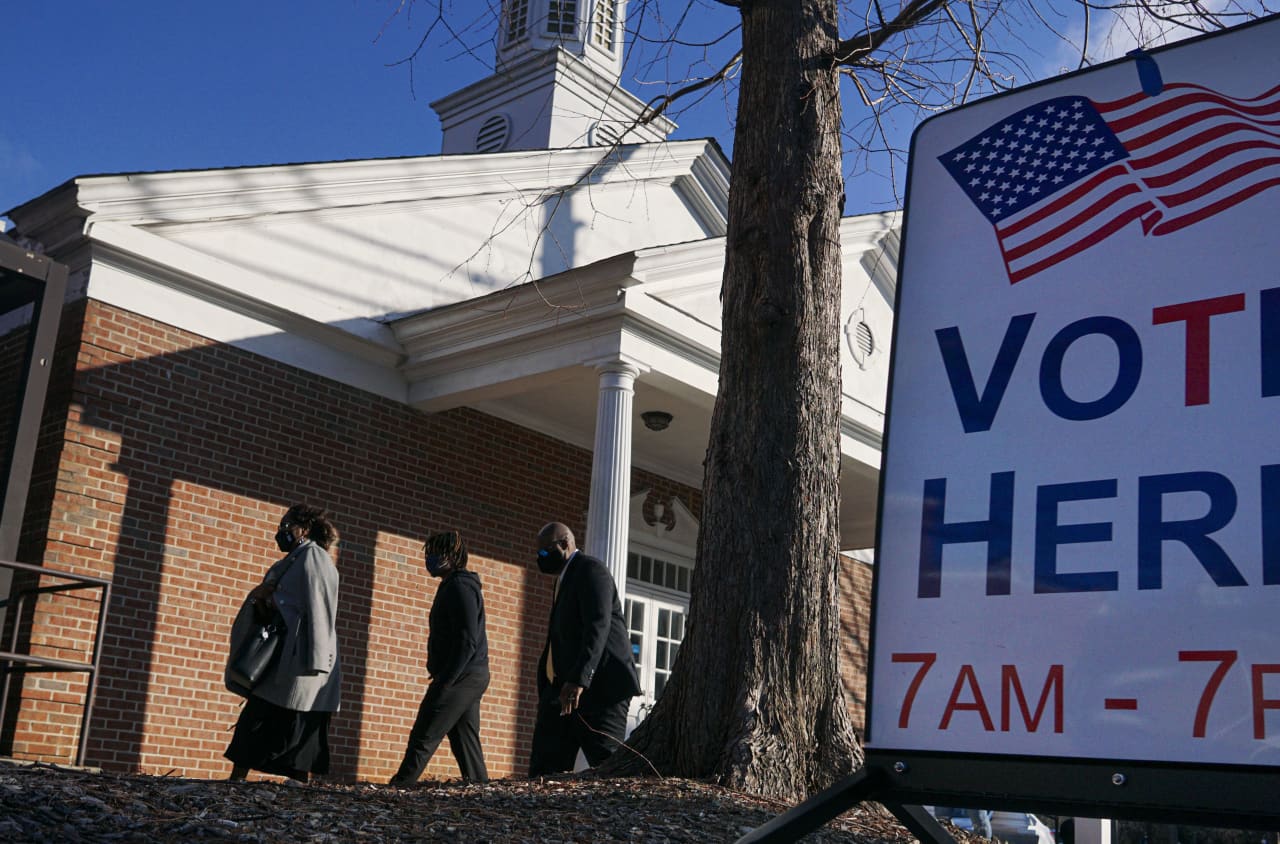 Republican or Democrat doesn’t matter. Presidential elections boost stocks.