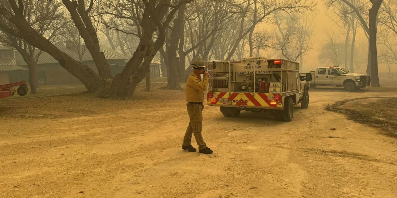 Wildfires sweeping across Texas Panhandle force shutdown of nuclear weapons facility - Vimarsana News