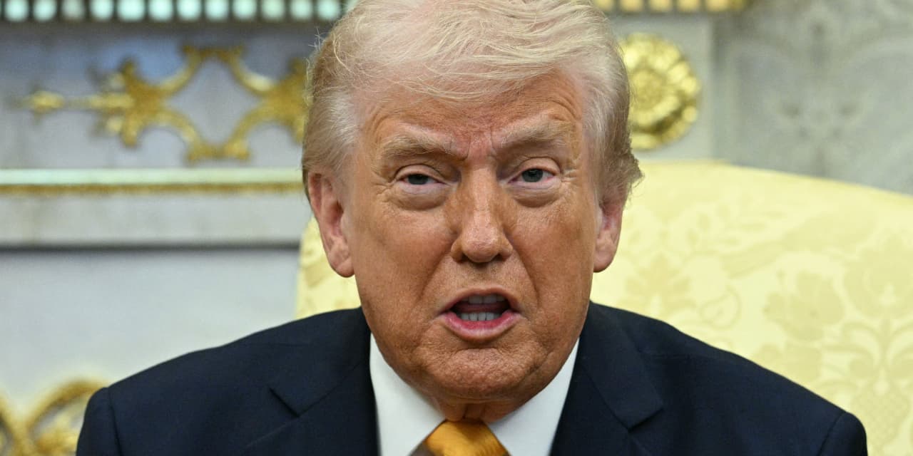 Global oil prices ease back from $119 a barrel as Trump tries to soothe ...