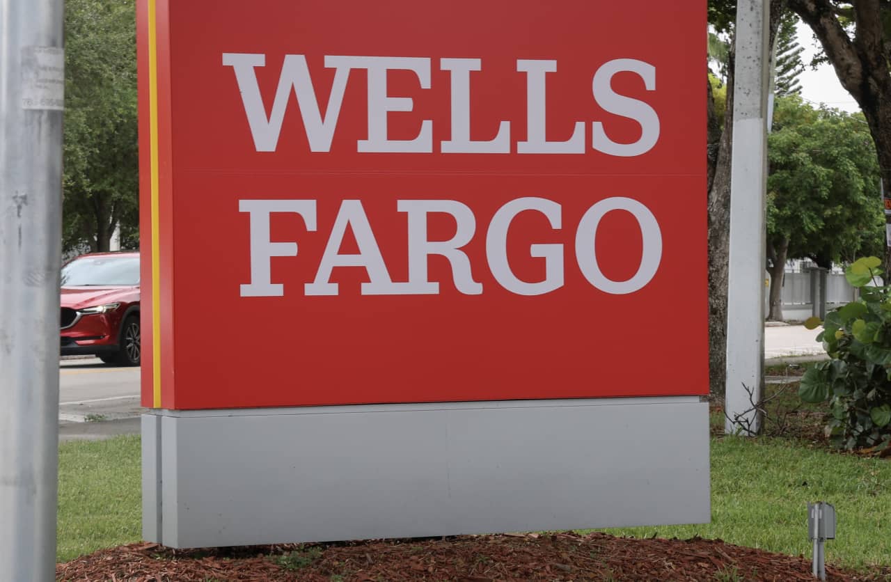 Wells Fargo comes up short on revenue as it sets new profit target -  MarketWatch