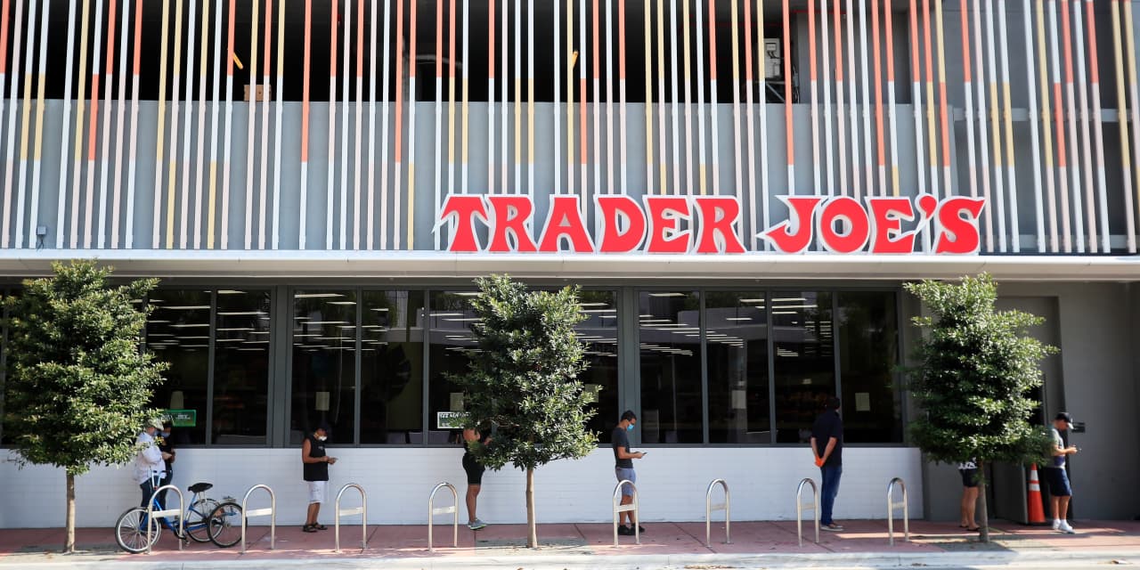 Instacart, Trader Joe’s, Greenback General prepare economical incentives to motivate staff to get vaccinated