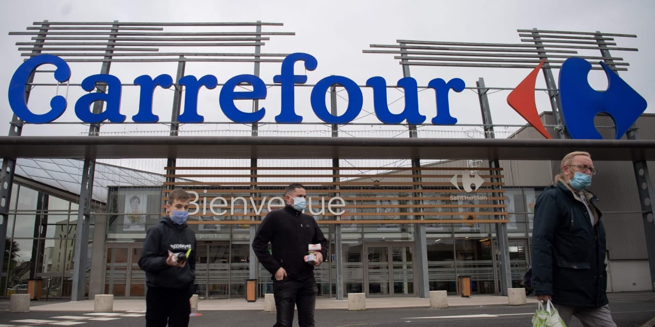 Carrefour shares decline as Couche-Tard short chase comes to an end as European stocks and U.S. futures move
