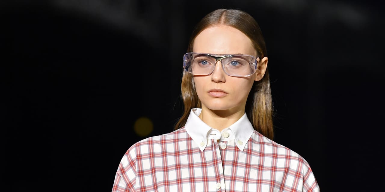burberry store closures