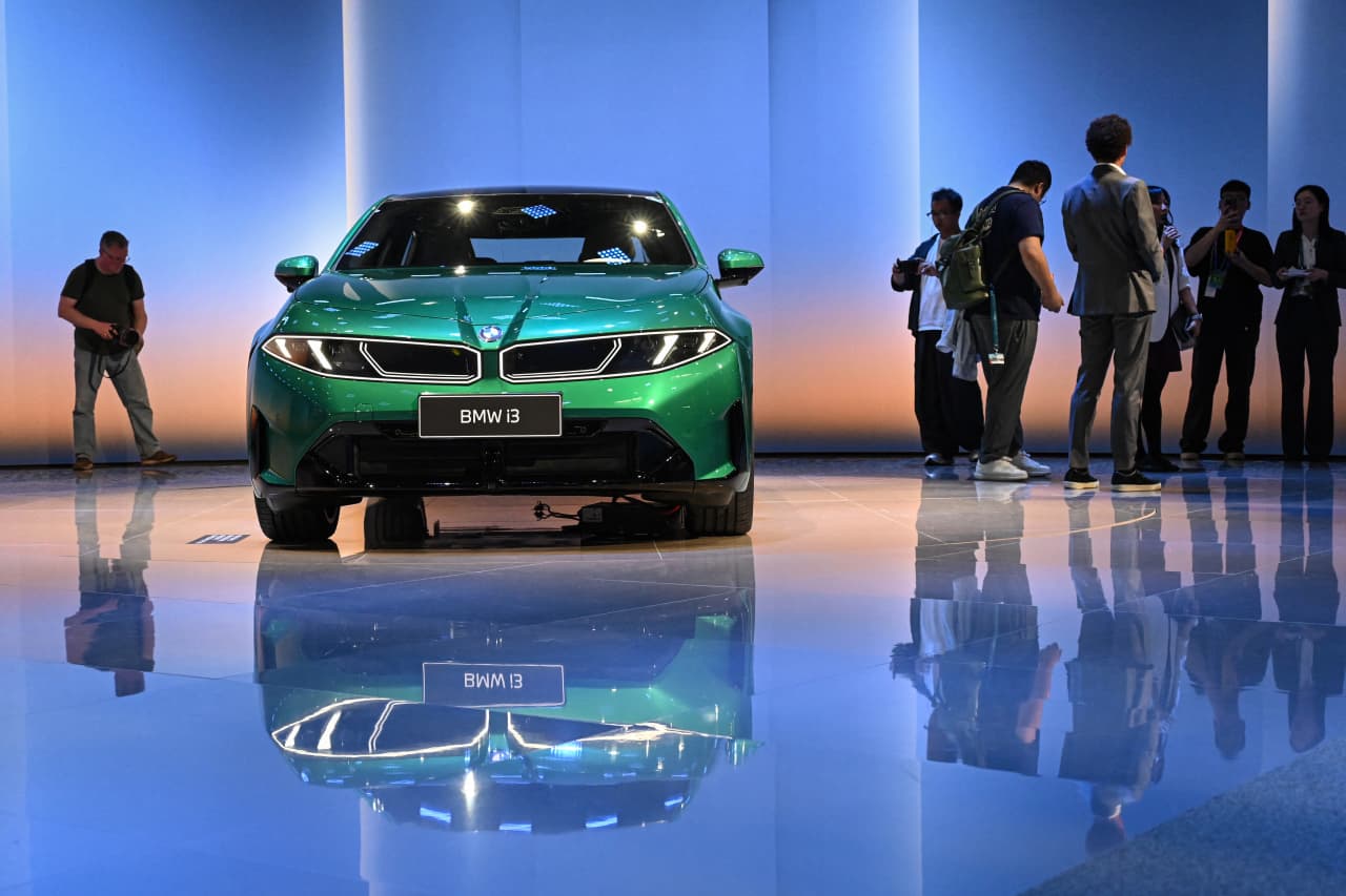 BMW Lowers Profit Outlook Citing China Downturn and Middle East Conflict