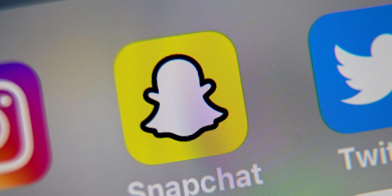 Snap stock moves higher during investor display
