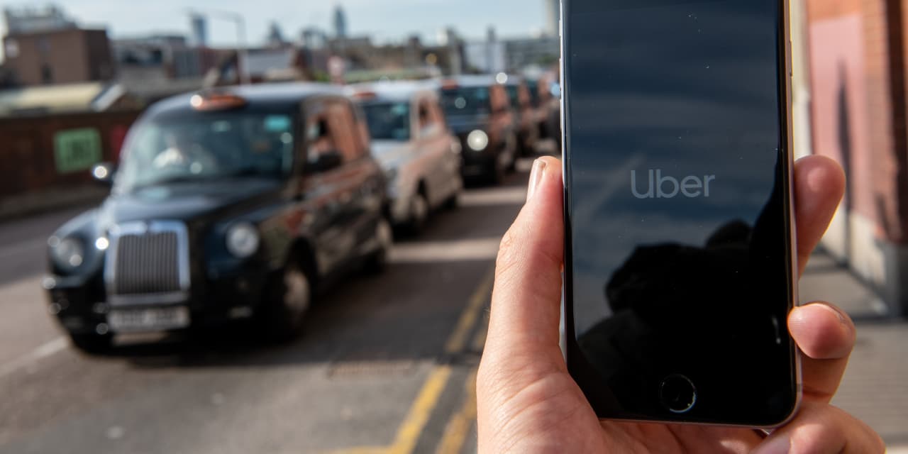 Uber faces legal action threat — this time from drivers of London’s distinctive black cabs