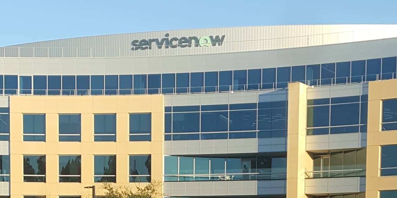 ServiceNow stock slips as earnings forecast fails to wow Wall Street