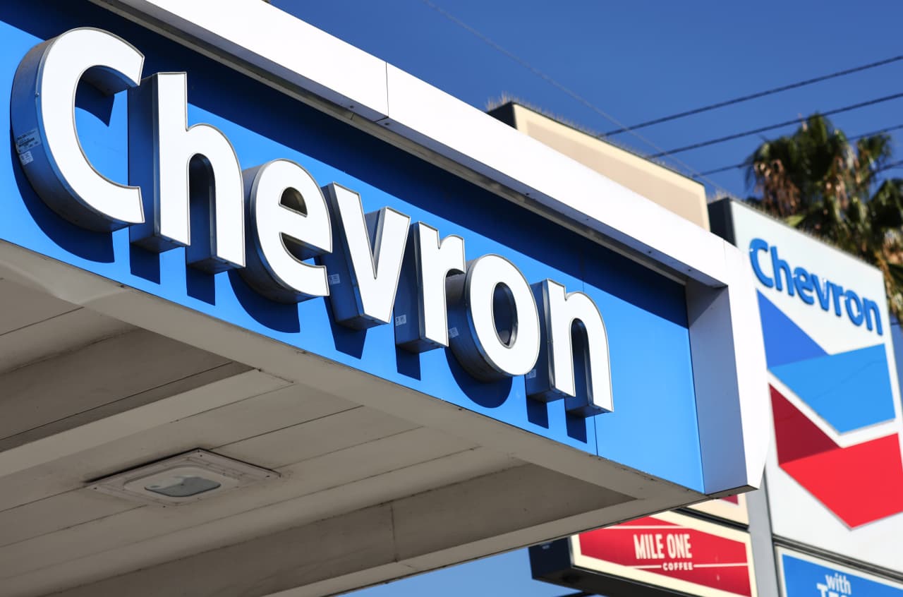Chevron stock pulls back as profit drops, amid a plunge in natural-gas prices