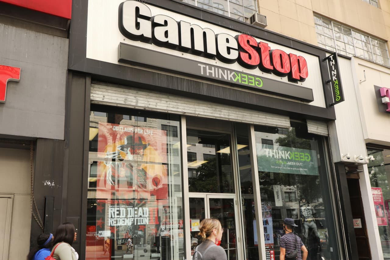 Gamestop Amc Stocks Bounce Back After Robinhood Says It Will Allow Some Buying Friday Marketwatch - 100 robux xoneec