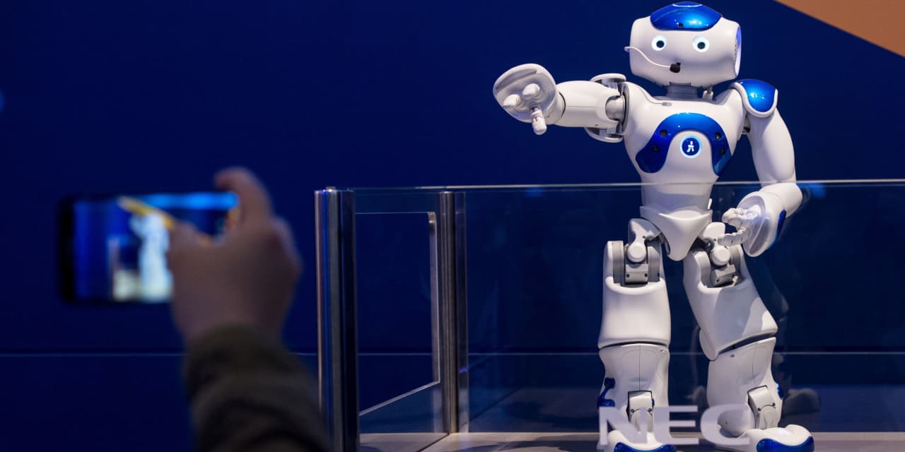 Here’s what the robot fund that is hitting the S&P 500 is investing now