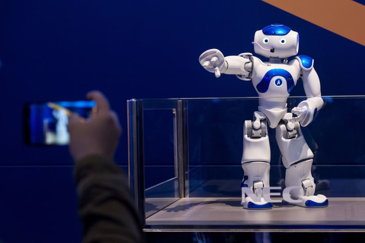 Бытовая робототехника. Робот. Best robots. Робот ubtech alpha. Best robots.