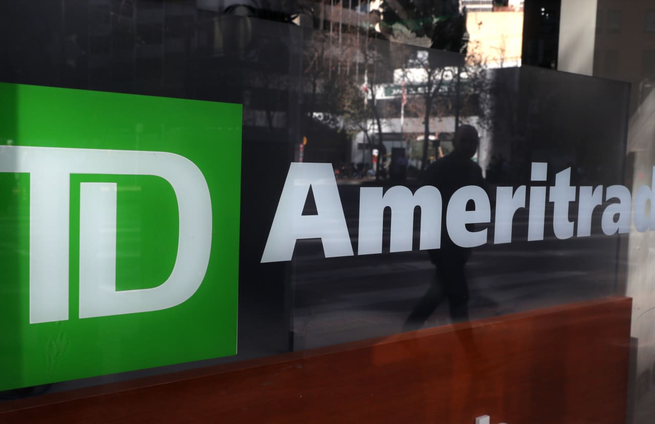 Gamestop And Amc Trading Restricted By Td Ameritrade Schwab Robinhood Others Marketwatch