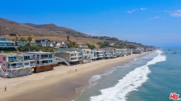 See Inside Matthew Perry S 13 1 Million Malibu Beach House Marketwatch