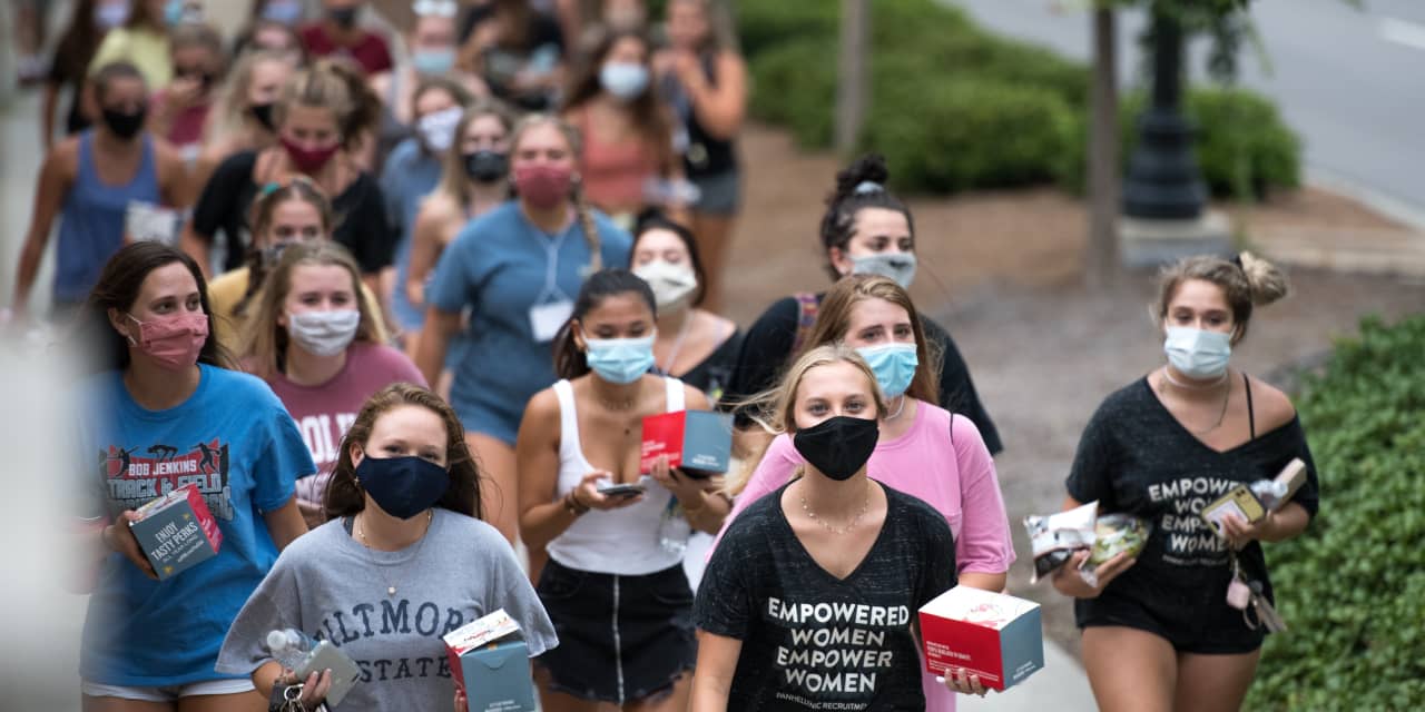 Undergraduate and graduate students face $ 15 billion debt crisis that could prevent them from graduating