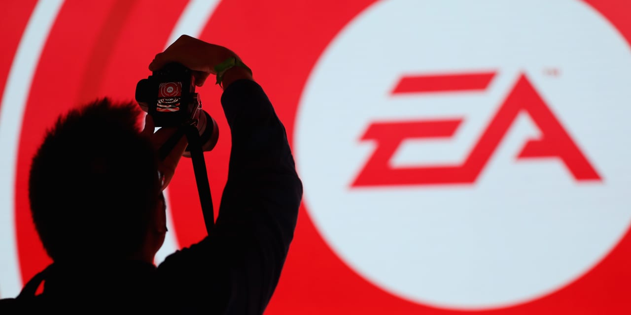 #: EA laying off 6% of staff in cost-cutting push for videogame publisher