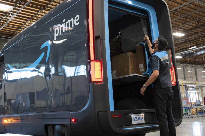 Amazon electric store delivery vehicles