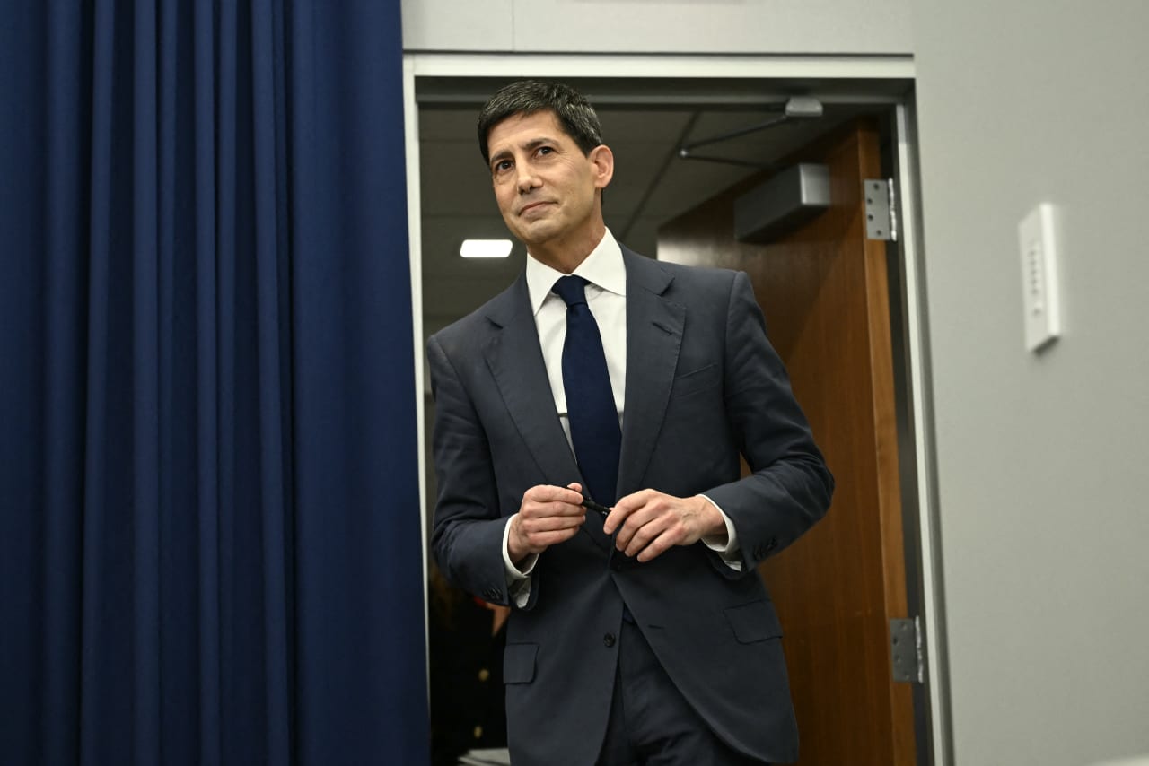 Warsh launches his push to change how the Fed operates
