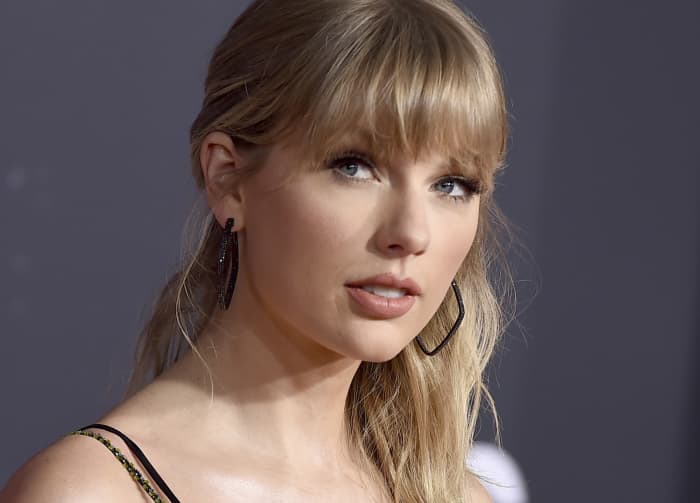 Here's why Taylor Swift is re-recording her first 6 albums