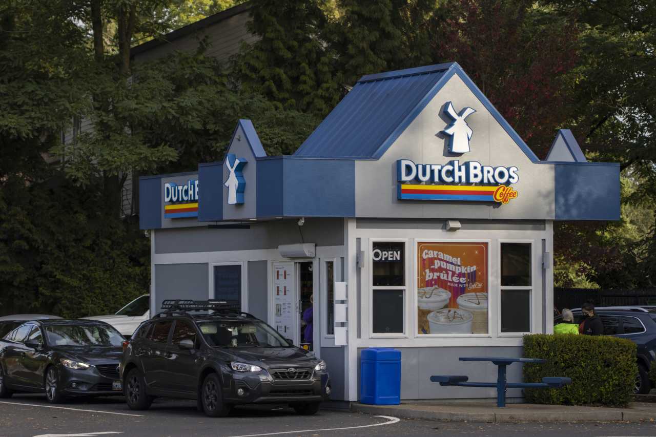 Dutch Bros shares rocket higher after earnings amid plans to expand mobile orders, food service