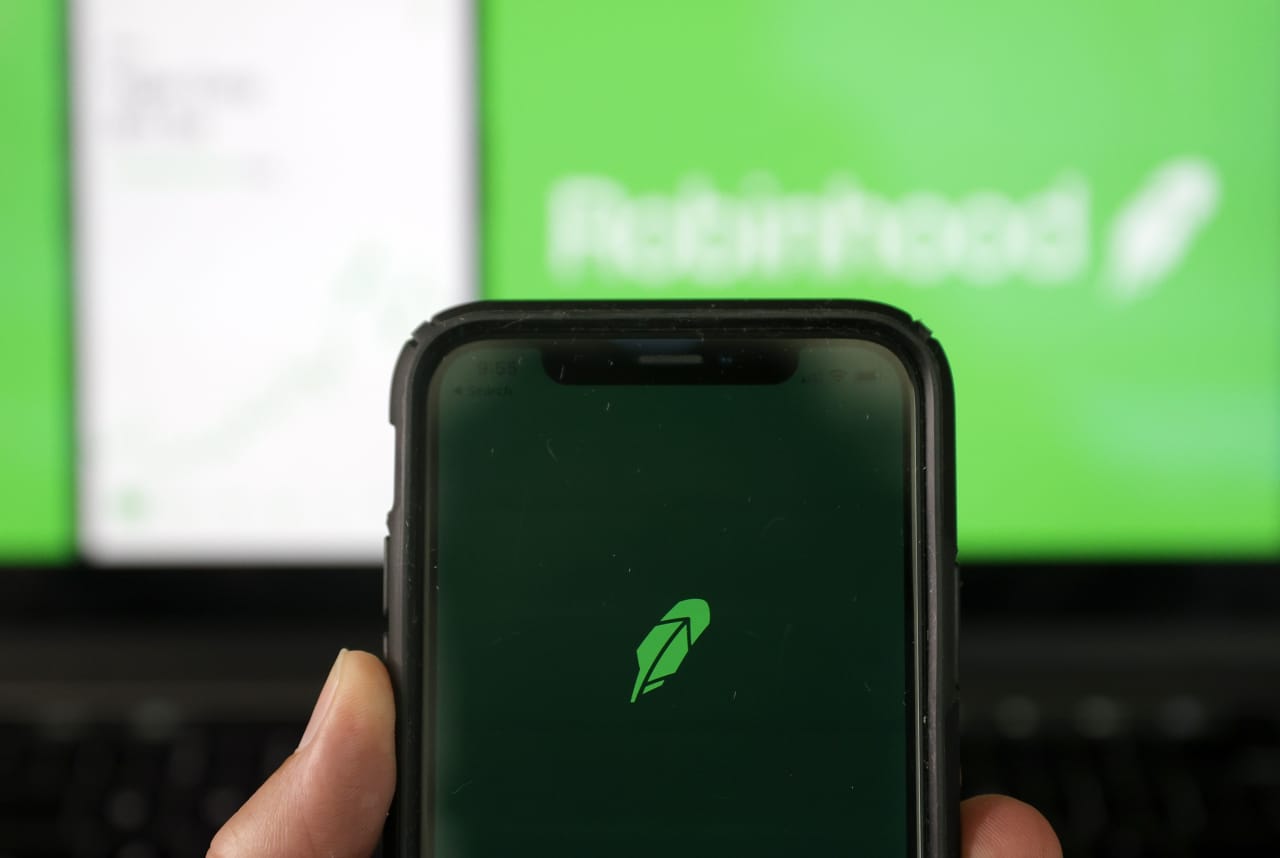 Trading Crypto On Robinhood Vs Coinbase - Bitcoin To Boost Coinbase Coin As Robinhood Hood Flops : One of the most important factors when deciding which crypto trading platform to use is how many cryptocurrencies you can trade.