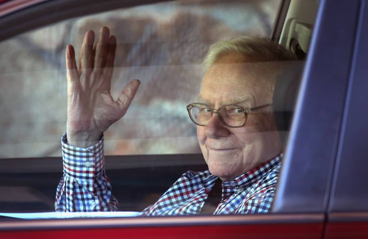 Warren Buffett spent more than $350 million to buy these stocks in the past week