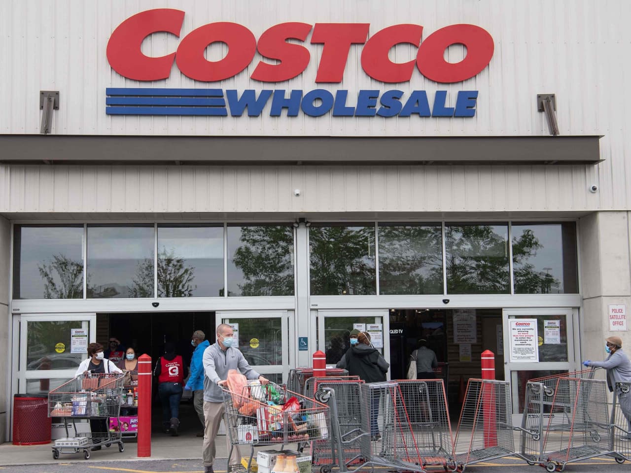 Costco well positioned for 2024, boosted by gold bars and traffic growth -  MarketWatch