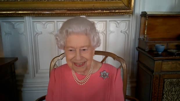 Queen Elizabeth Ii Tells Subjects Not To Be Selfish And Get A Covid 19 Shot Marketwatch