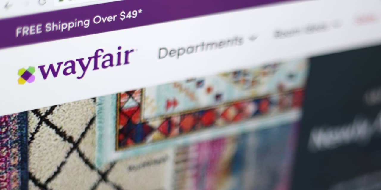 #: Wayfair to lay off 5% of employees, stock falls