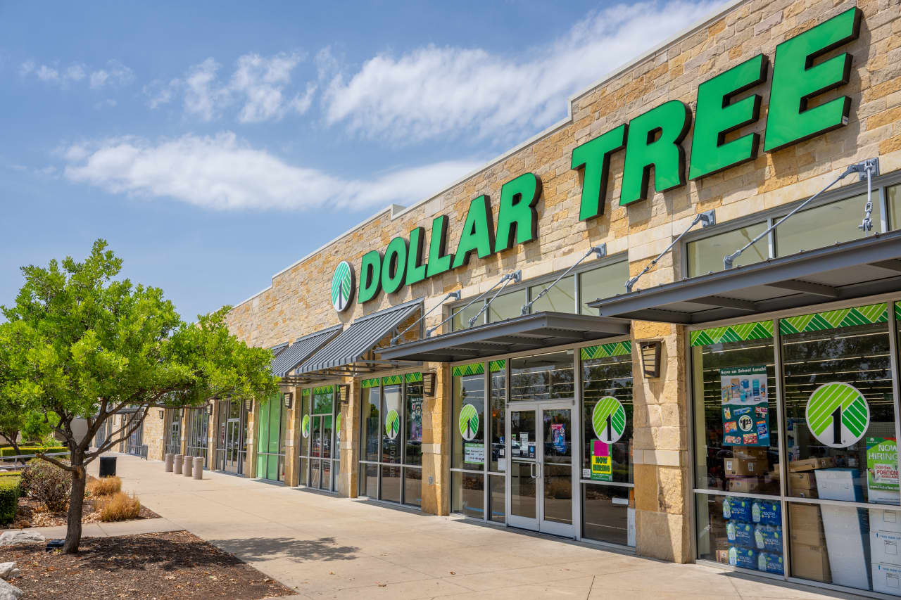 Higher prices help Dollar Tree grow sales faster than its top rival