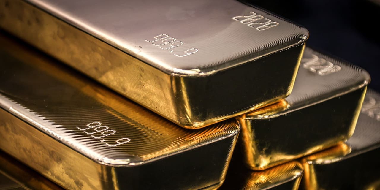 #Metals Stocks: Gold falls, on track for fourth straight weekly decline