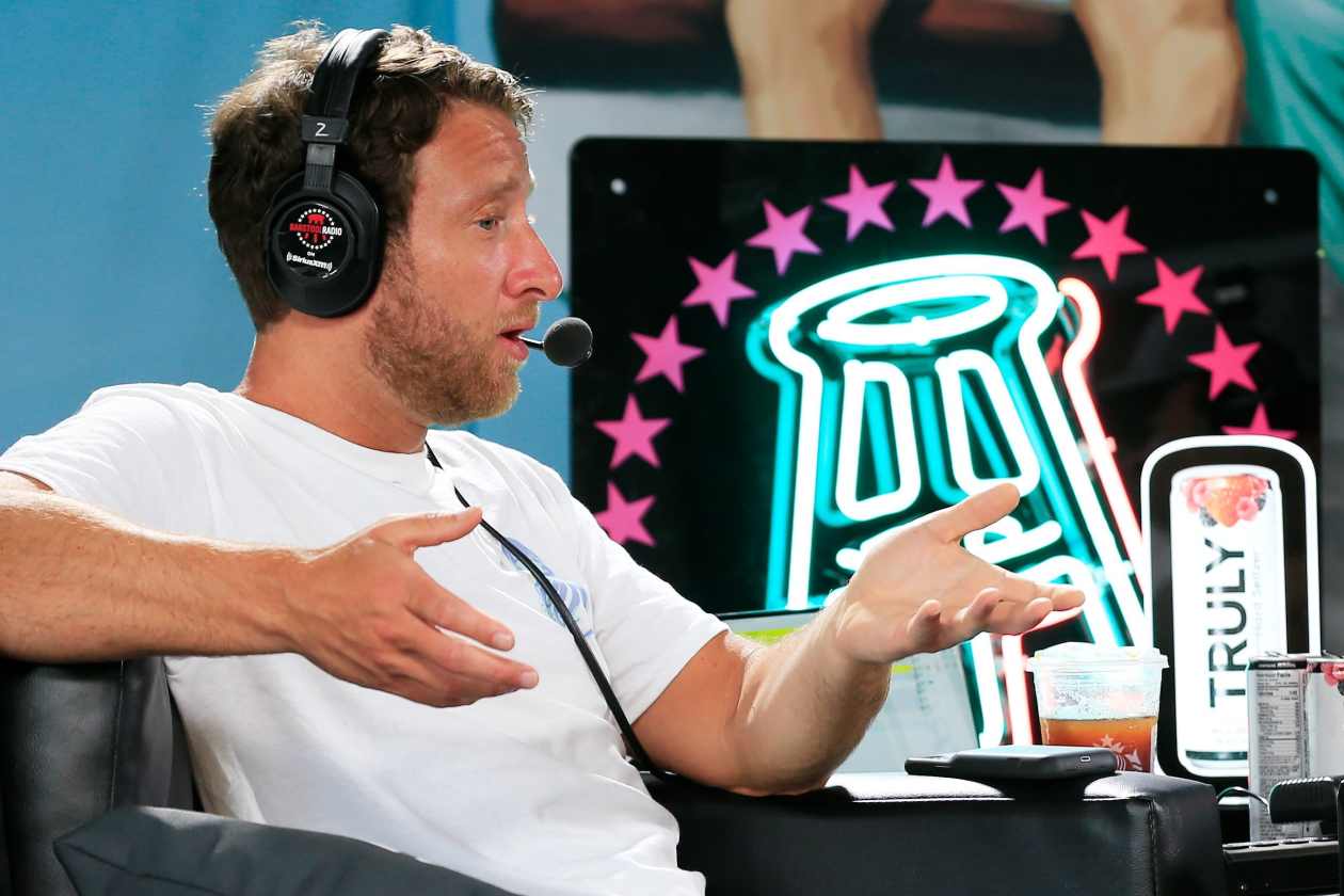 Why is crypto SafeMoon trending, and why is Dave Portnoy using it to  diversify his bitcoin exposure? - MarketWatch