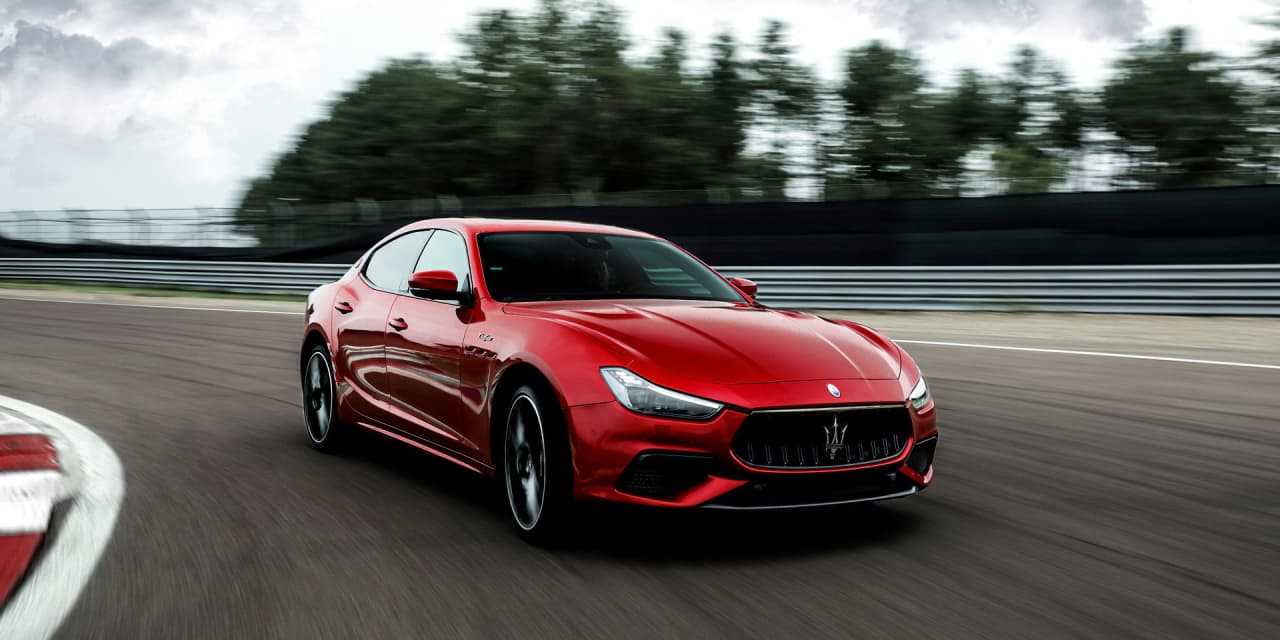 What is it like to drive a Maserati Ghibli 2021?