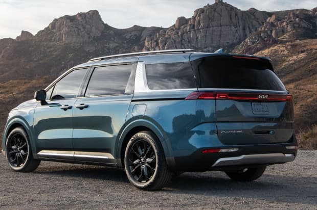 Check out the new 2022 Kia Carnival minivan MarketWatch