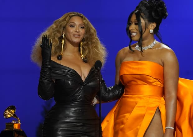 21 Grammy Awards Beyonce And Taylor Swift Make History Marketwatch