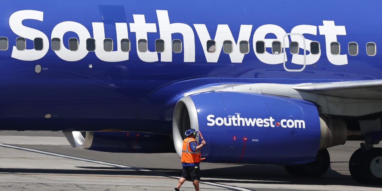 Shares of Southwest Airlines rise after activist investor Elliott boosts its stake