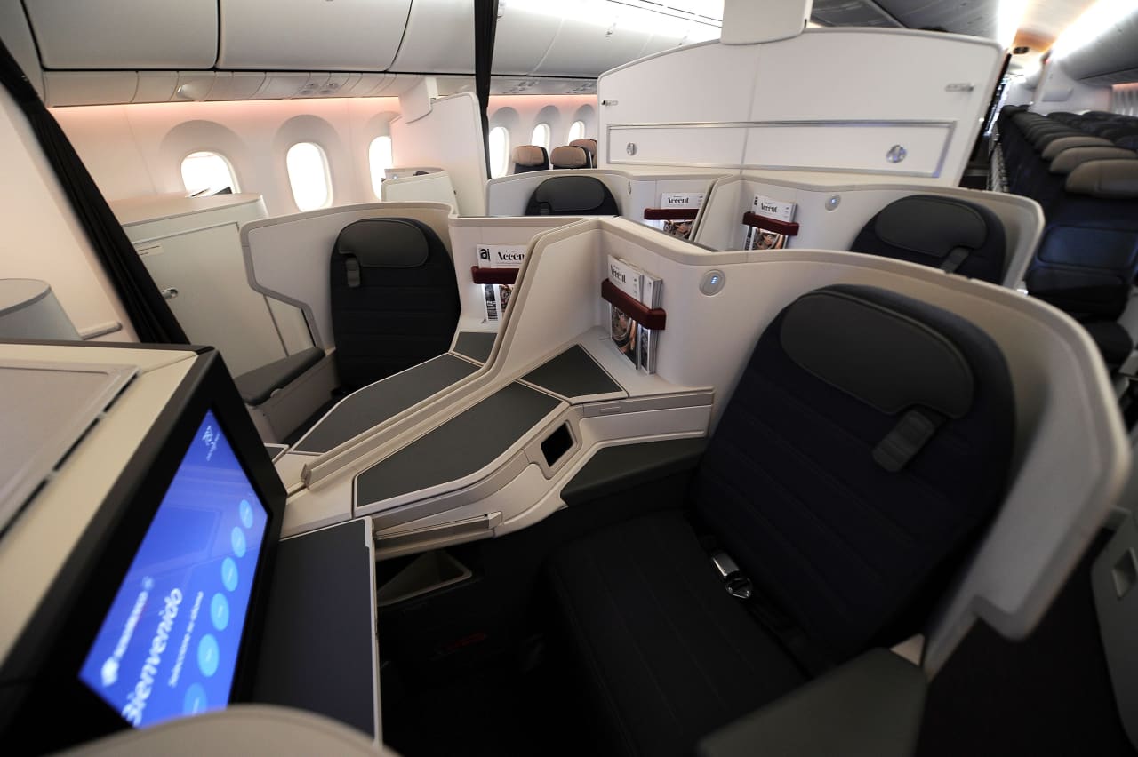 Looking for winning airline stocks this year? BofA says to avoid Southwest and JetBlue.