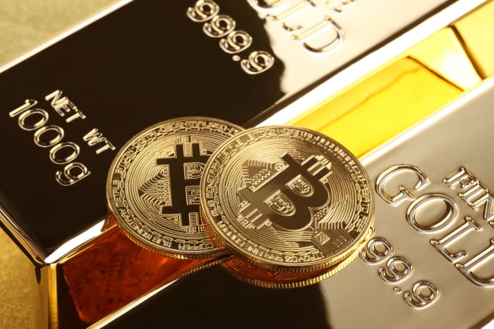 The launch of bitcoin ETFs threatens the market for gold as an investment.