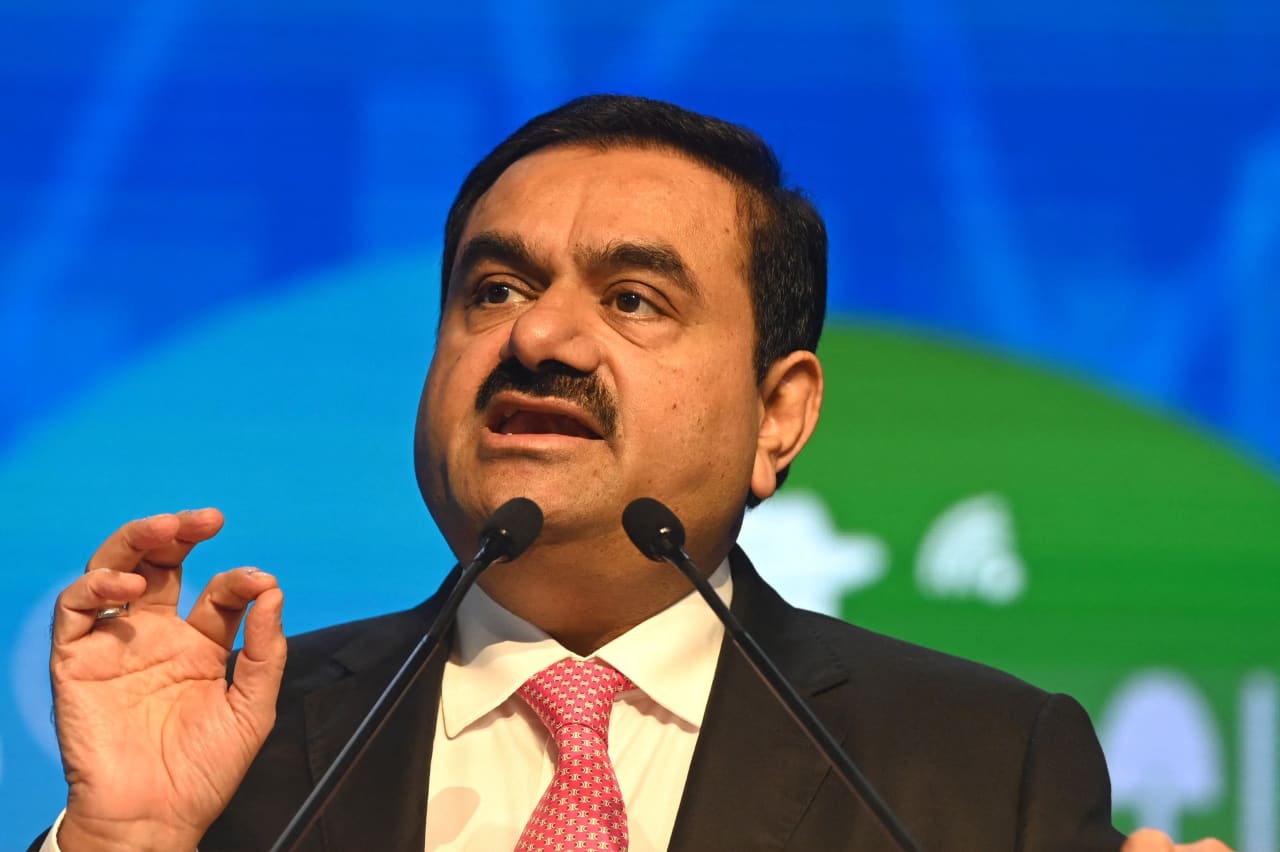 Las empresas del Grupo Adani pierden 26.000 millones de dólares en valor de mercado tras la acusación de Estados Unidos