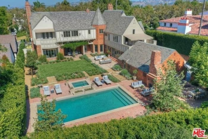 Property Positions: Take a Tour of Ariana Grande’s Grand Homes ...