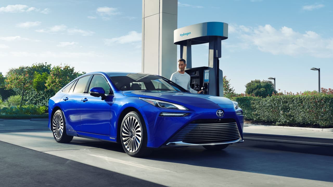 Toyota mirai deals runs on water